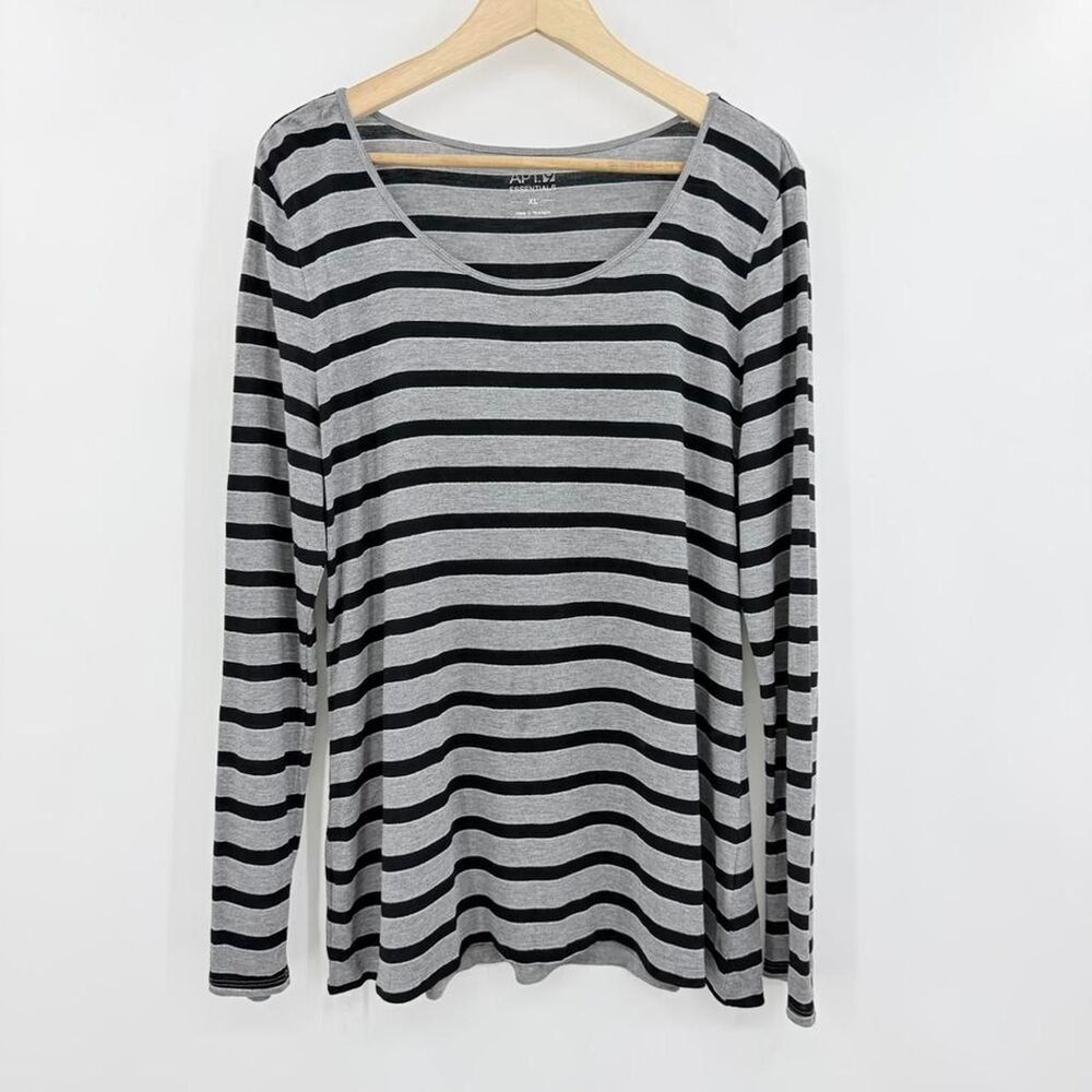 Apt 9 Essentials Womens XL Gray Black Striped Long Sleeve Scoop Neck Tee Shirt